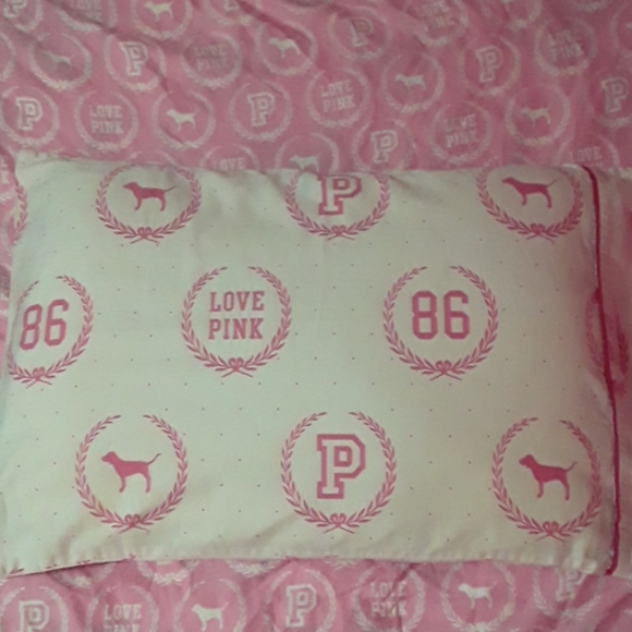 PINK VICTORIA'S SECRET Monogram Comforter Set - Picture 8 of 10
